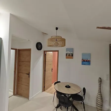 Chez Tom Et Yas Апартаменты *