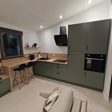 Апартаменты Chez Tom Et Yas