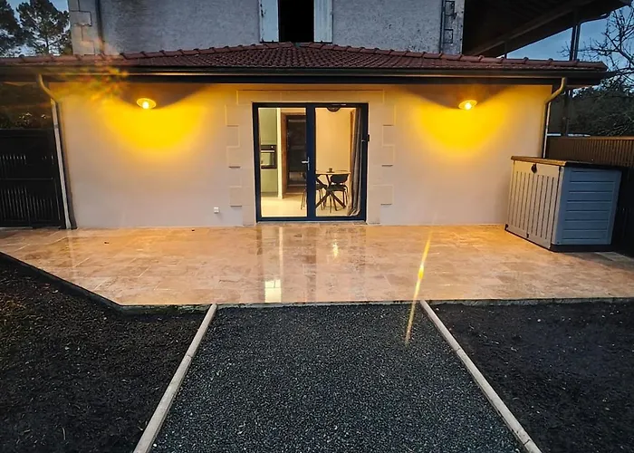 Chez Tom Et Yas Le Barp