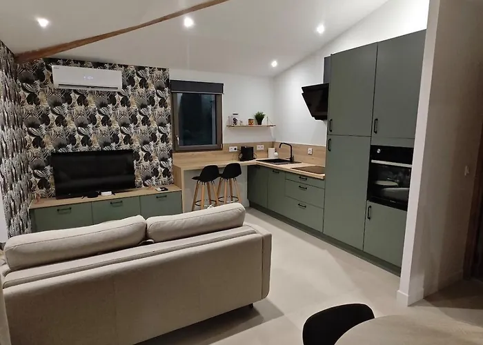 Chez Tom Et Yas Apartament *